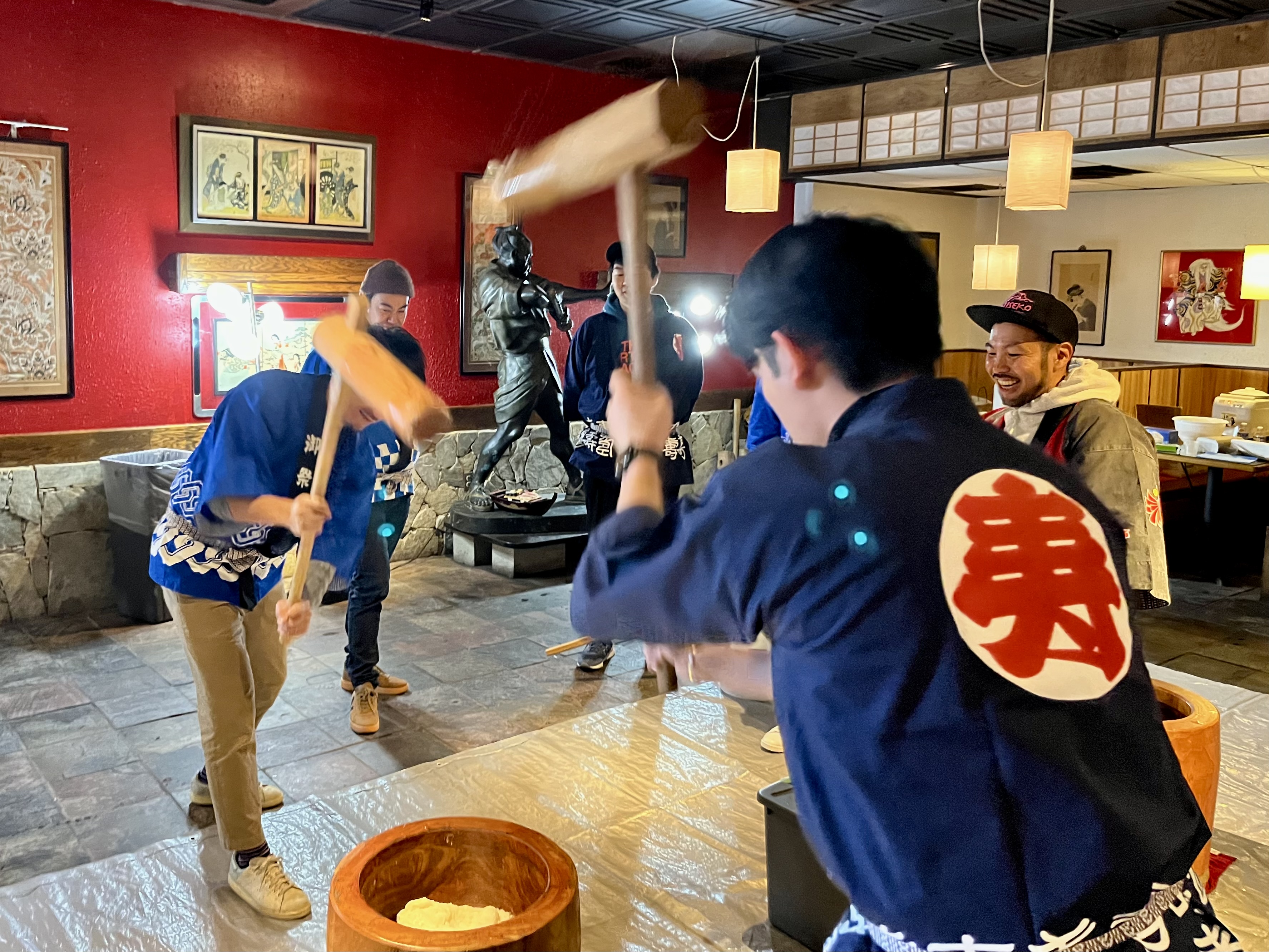 Mochitsuki - Pounding the Mochi 2