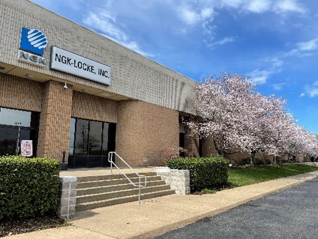 NGK-LOCKE Photo